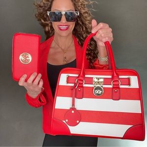 Women’s satchel style handbag w/matching wallet leather, zipper closure!LIKE NEW